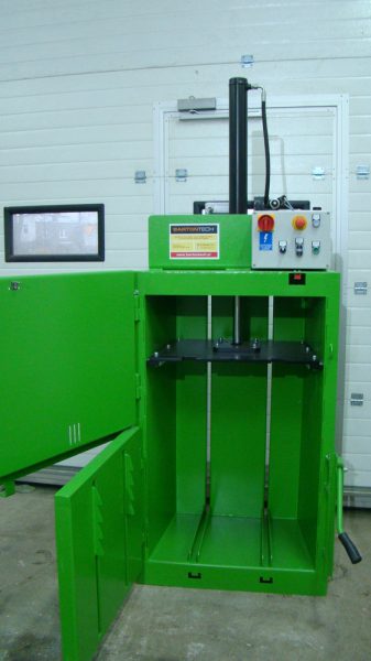 BartonTech 50Plus — Hydraulický paketovací lis na papír s malými rozměry a jednoduchým ovládáním.